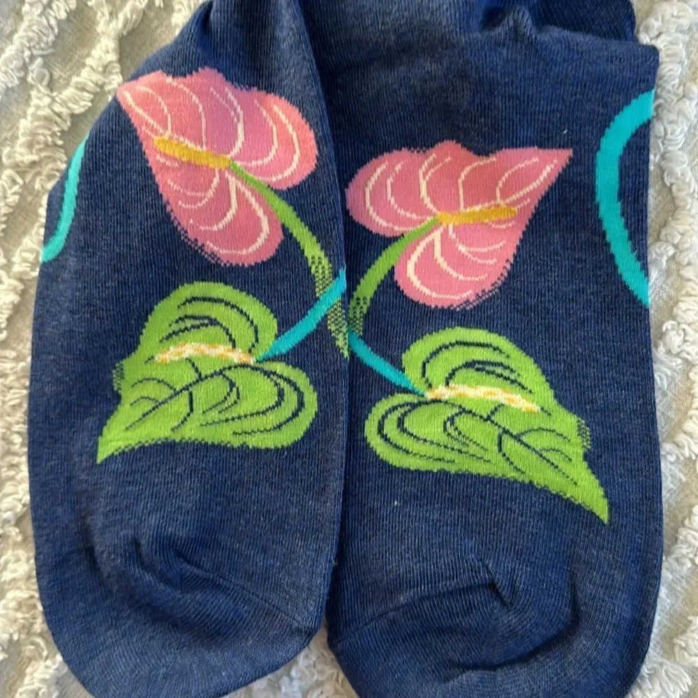 Blue Q Womens Cotton Crew Socks Love Who You Love